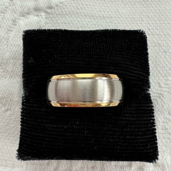 Great ring - Picture 2 of 3